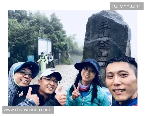 张静亲述攀岩技巧与心得体会助你轻松征服高峰挑战 张静亲述攀岩技巧与心得体会助你轻松征服高峰挑战